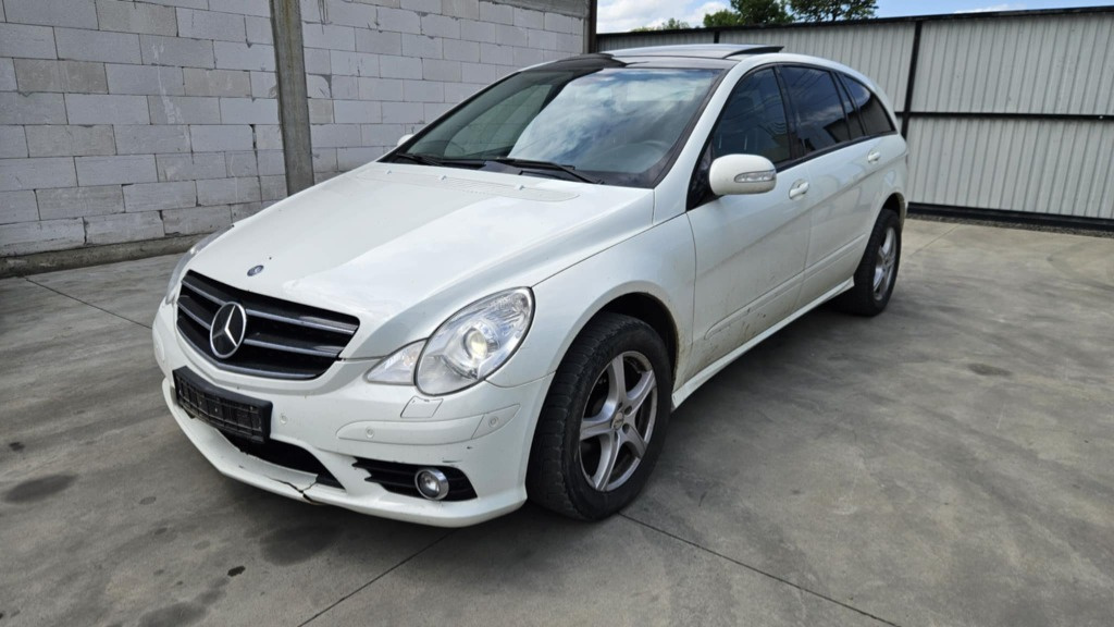 Dezmembram mercedes r-class w251 320 cdi 2009