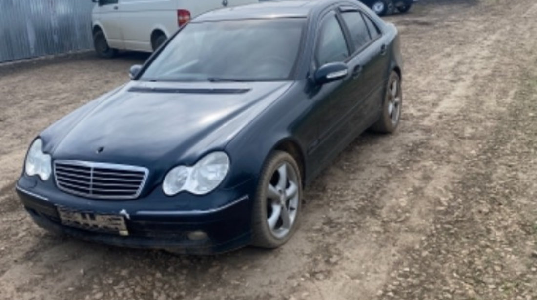 Dezmembram mercedes w203 2.2 cdi