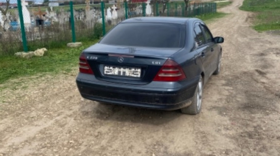 Dezmembram mercedes w203 2.2 cdi