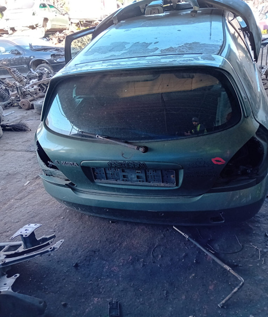 Dezmembram Nissan Almera N16 [2000 - 2003] Hatchback 3-usi 1.5 MT (90 hp)