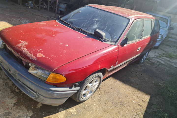 Dezmembram Opel Astra F [1991 - 1994] wagon 1.6 MT (71 hp)