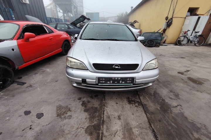 Dezmembram Opel Astra G [1998 - 2009] Hatchback 5-usi 1.4 MT (90 hp)