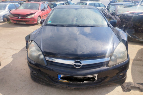 Dezmembram Opel Astra H [facelift] [2005 - 2015] GTC hatchback 3-usi 1.9 CDTI MT (150 hp)