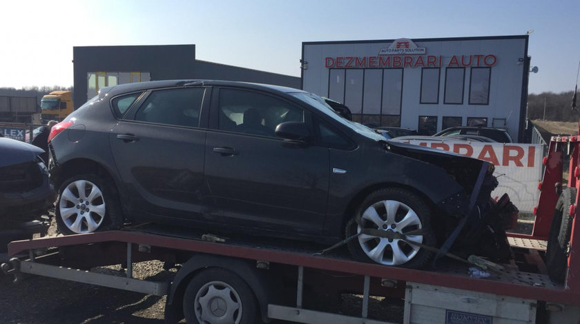 Dezmembram Opel Astra J 1.3 CDTI an fabr 2013