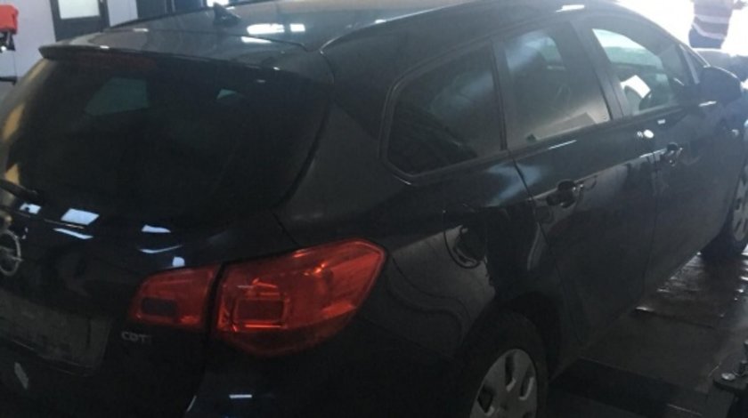 Dezmembram Opel Astra J 1.7 cdti an fabricație 2013