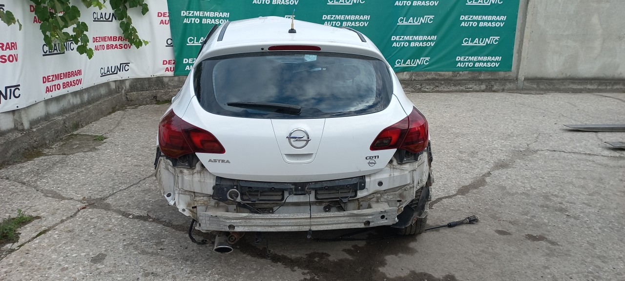 Dezmembram Opel Astra J 2.0 CDTi A20DTH