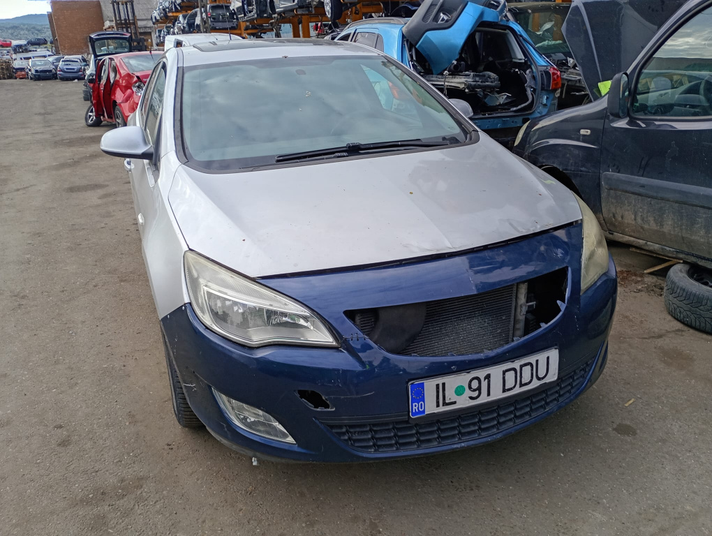 Dezmembram Opel Astra J [2009 - 2012] 1.7 cdti A17DTJ