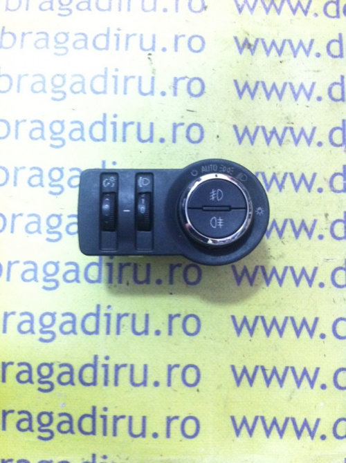 Dezmembram Opel Astra J [2009 - 2012] Hatchback 5-usi
