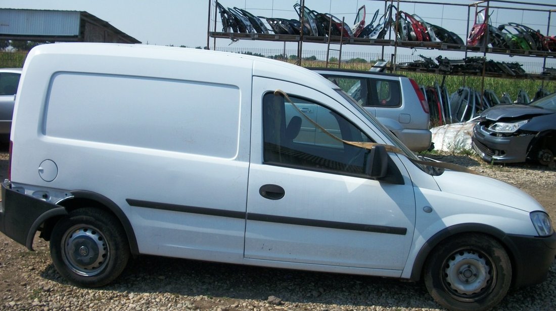 Dezmembram Opel Combo 1.7di din anul 2005