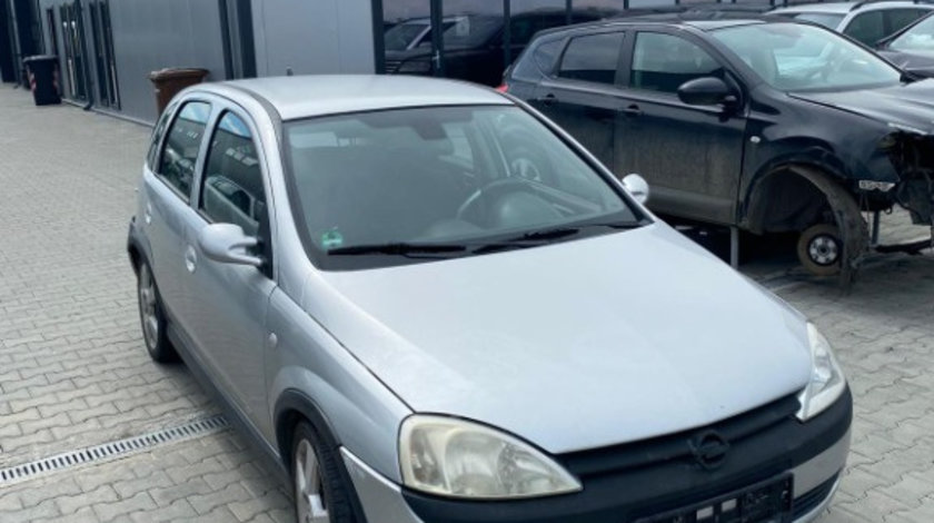 Dezmembram Opel Corsa C 1.8 benzina an fabr 2004