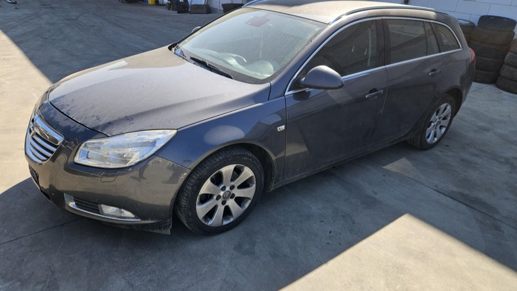 Dezmembram opel insignia sports tourer 2010 2.0 cdti a20dth cutie manuala jante r17 navigatie senzori parcare