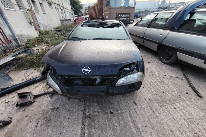 Dezmembram Opel Tigra [1994 - 2000] Coupe 1.4 MT (90 hp)