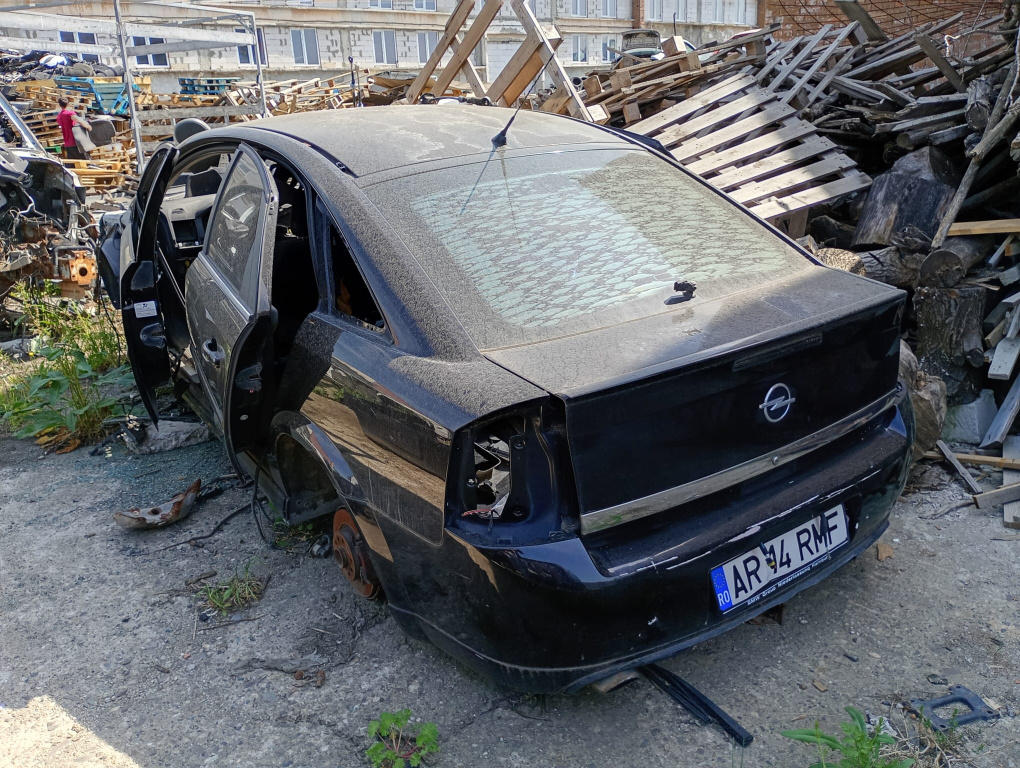 Dezmembram Opel Vectra C [2002 - 2005] 2.2 cdti Y22DTR