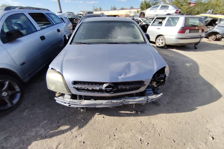 Dezmembram Opel Vectra C [2002 - 2005] Sedan 4-usi 2.2 DTI MT (125 hp)