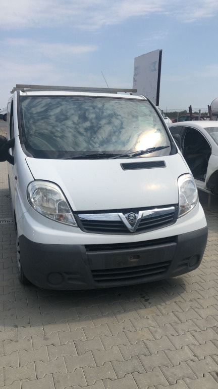Dezmembram Opel Vivaro 2.0 diesel an fabr 2010