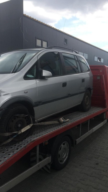 Dezmembram Opel Zafira 2.0 D an fabr 2002