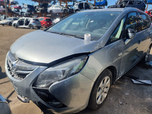 Dezmembram Opel Zafira C [2012 - 2016] 1.6 cdti B16DTH