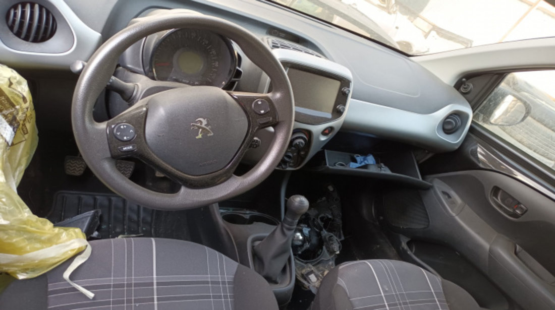Dezmembram Peugeot 108 [2015 - 2020] Hatchback 5-usi 1.2 MT (82 hp)