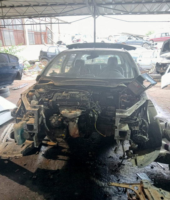 Dezmembram Peugeot 307 [2001 - 2005] Hatchback 5-usi 1.6 MT (109 hp)