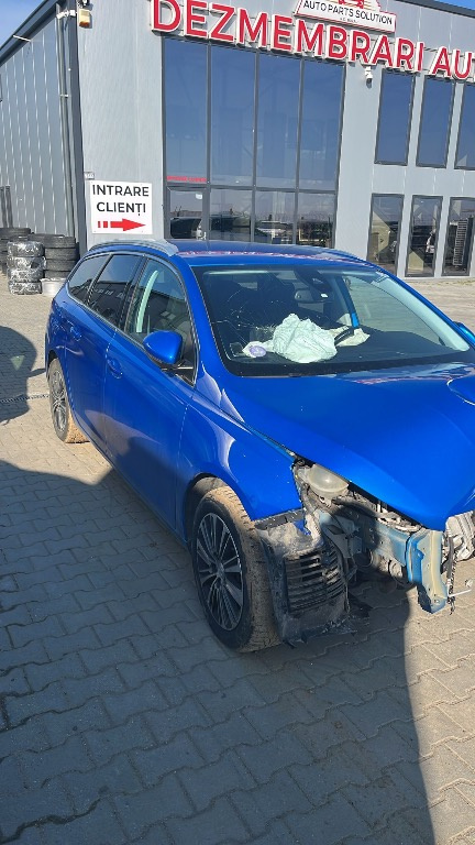 Dezmembram Peugeot 308 1.2 benzina din 2020