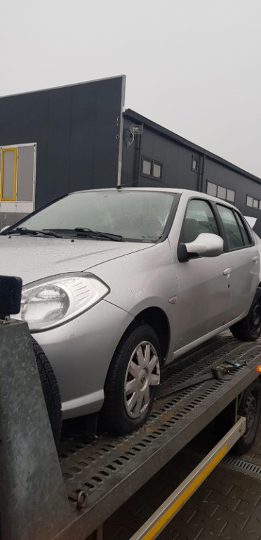 Dezmembram Renault Clio Thalia 1.2 benzina an fabr 2010