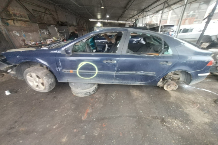 Dezmembram Renault Laguna 2 [2001 - 2005] Liftback 1.9 DCi MT (101 hp)
