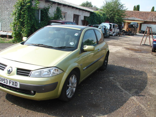 Dezmembram Renault Megane 2 [2002 - 2006] Hatchback 3-usi 1.9 dCi MT (120 hp) II (BM0/1_ CM0/1_)