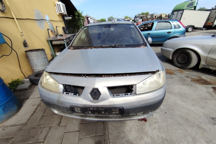 Dezmembram Renault Megane 2 [2002 - 2006] Hatchback 5-usi 1.6 MT (113 hp)