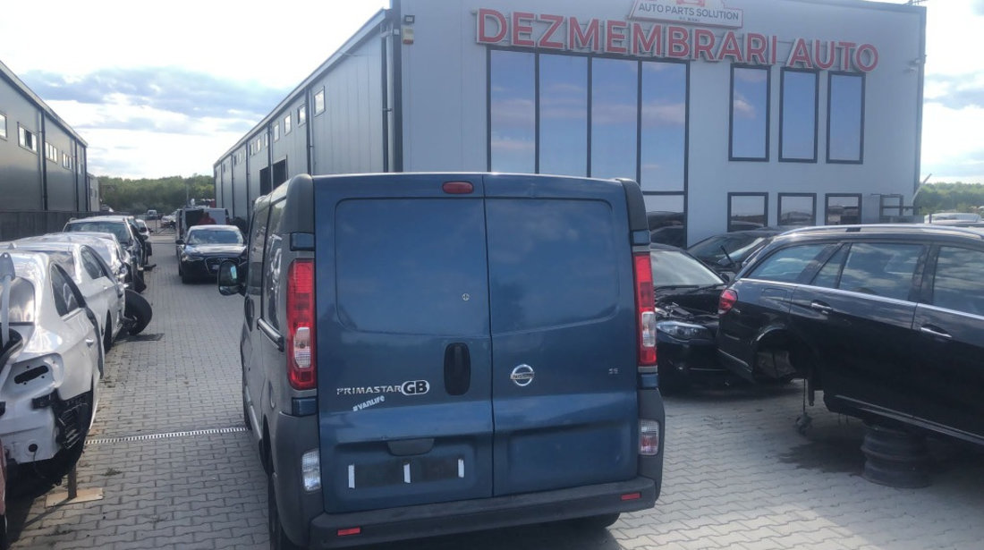 Dezmembram Renault Trafic 2.0 diesel 2009