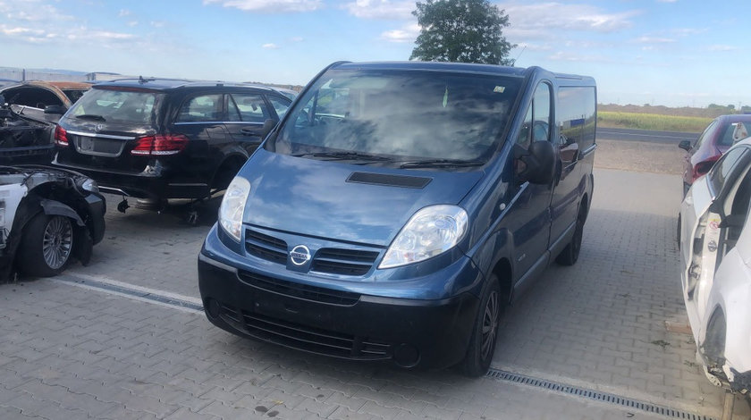 Dezmembram Renault Trafic 2.0 diesel 2009