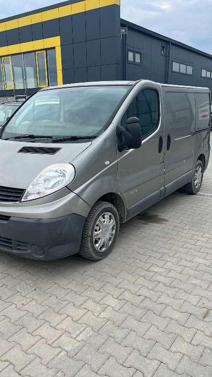 Dezmembram Renault Trafic 2.0 diesel din 2010