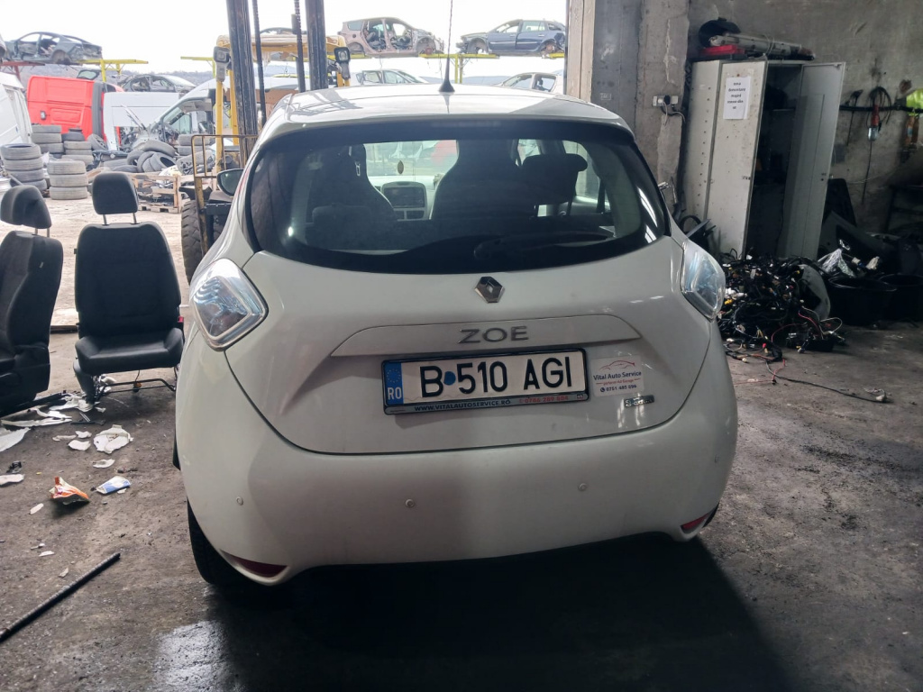 Dezmembram Renault Zoe [2012 - 2020] 5AQ601