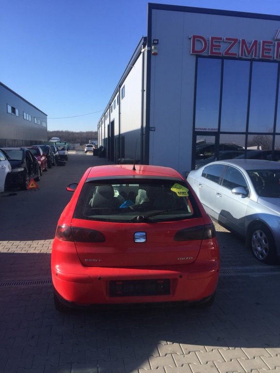 Dezmembram Seat Ibiza 1.2 benzina 12V,an fabr. 2004