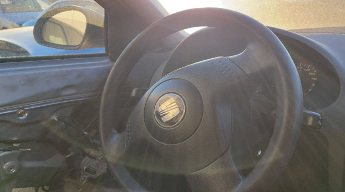 Dezmembram Seat Ibiza 3 [2002 - 2006] Hatchback 5-usi 1.4 MT (75 hp)