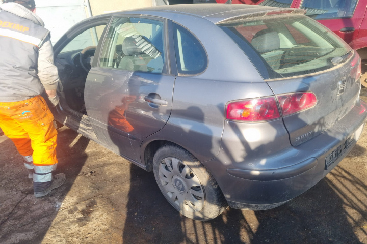 Dezmembram Seat Ibiza 3 6L [2002 - 2006] Hatchback 5-usi 1.2 MT (64 hp)