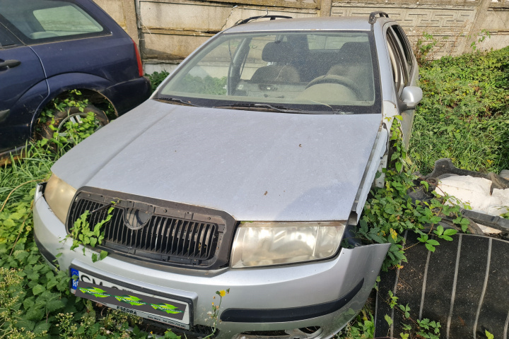 Dezmembram Skoda Fabia 6Y [1999 - 2004] Combi wagon 5-usi 1.2 HTP MT (64 hp)