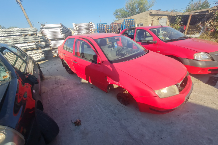 Dezmembram Skoda Fabia 6Y [1999 - 2004] Sedan 1.4 MT (101 hp)