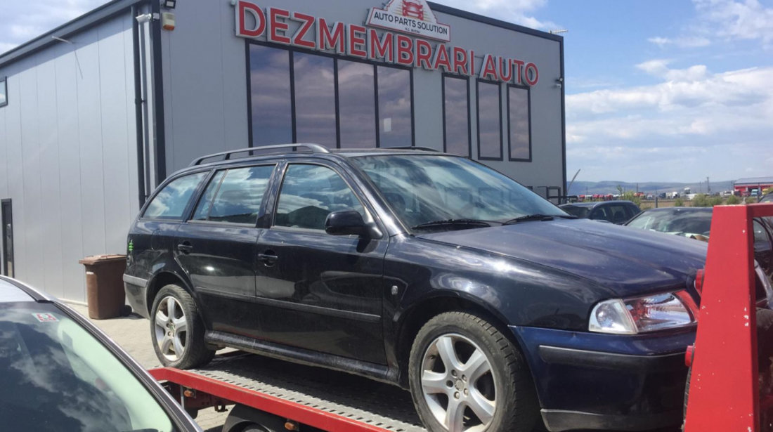 Dezmembram Skoda Octavia 1,1.6 benzina an fabr 2005