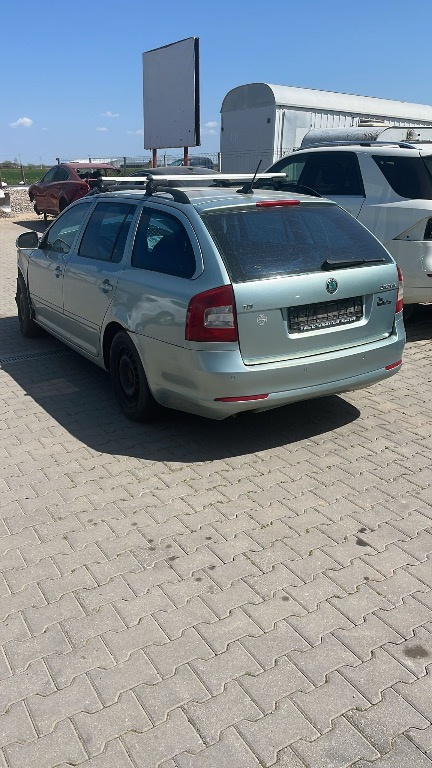 Dezmembram Skoda Octavia 2 facelift 1.6 diesel DSG 7 din 2011
