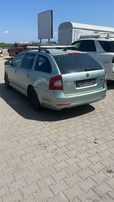 Dezmembram Skoda Octavia 2 facelift 1.6 diesel DSG 7 din 2011