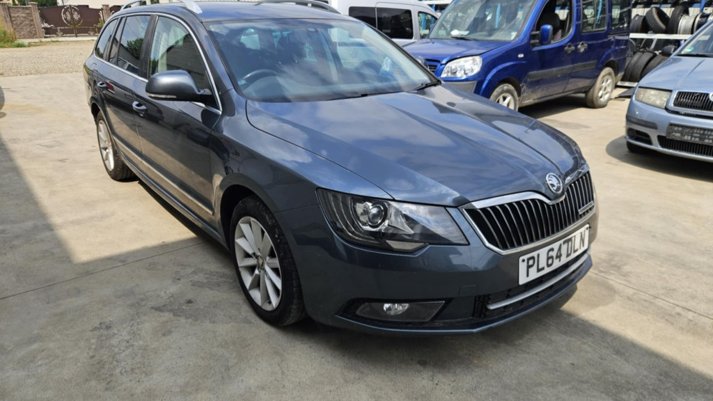 Dezmembram skoda superb 2 combi facelift 2014 1.6 tdi cay volan dreapta