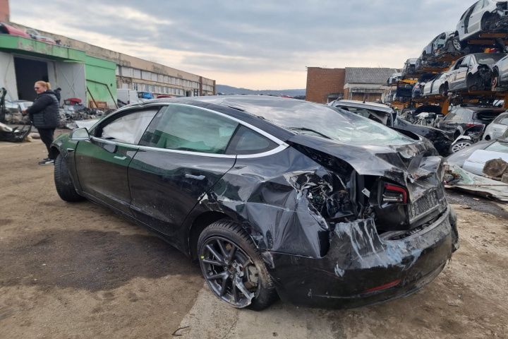 Dezmembram Tesla Model 3 [2017 - 2020] Sedan long range, dual motor, 441cp 80.5kw