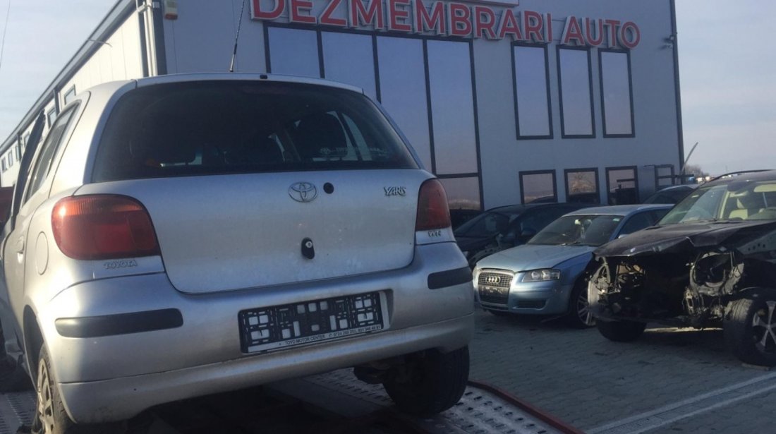 Dezmembram Toyota Yaris 1.0 benzina, an fabricatie 2005