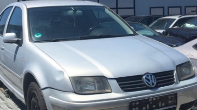 Dezmembram Volkswagen Bora 2.0 benzina an fabr 2002