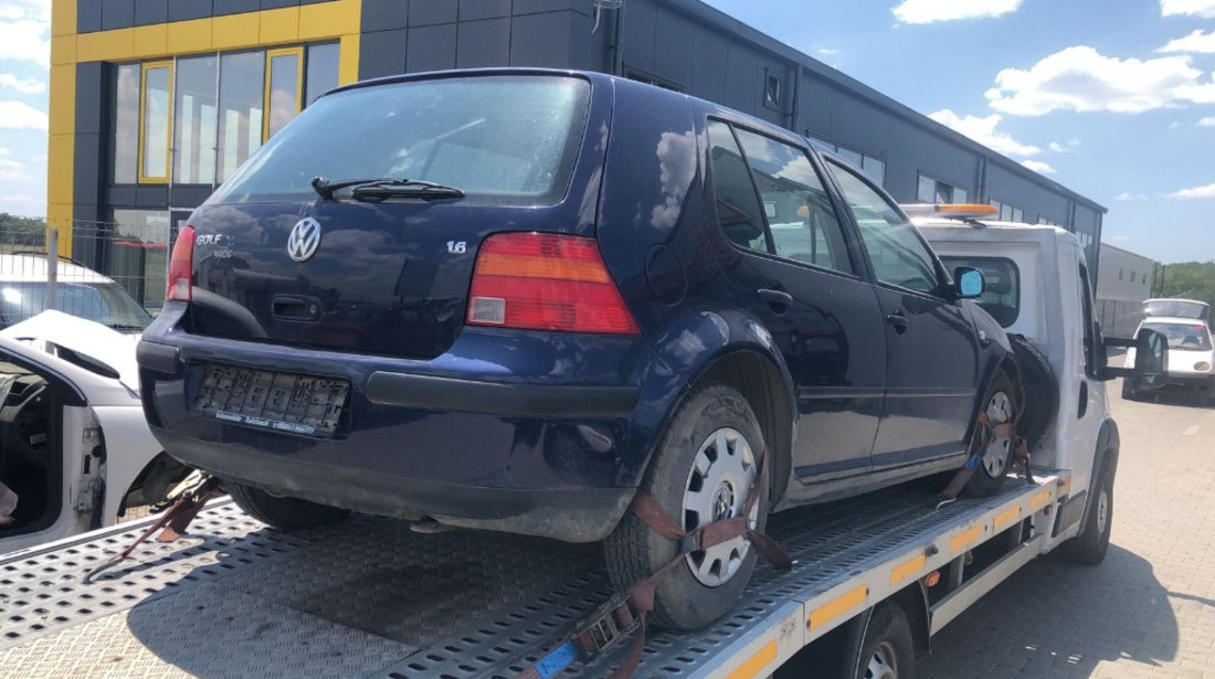 Dezmembram Volkswagen Golf 4, 1.6 benzina an fabr 2002