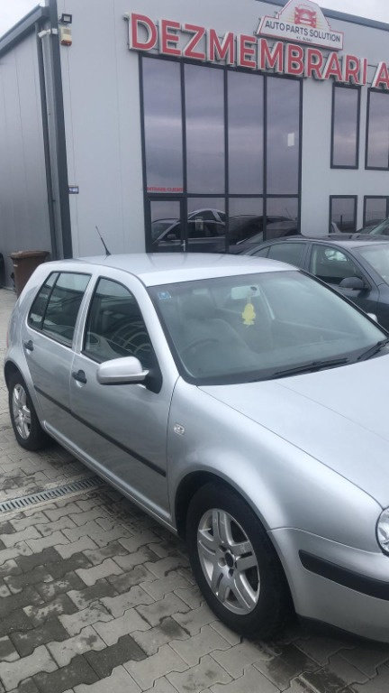 Dezmembram Volkswagen Golf 4, 1.6 benzina an fabr 2003
