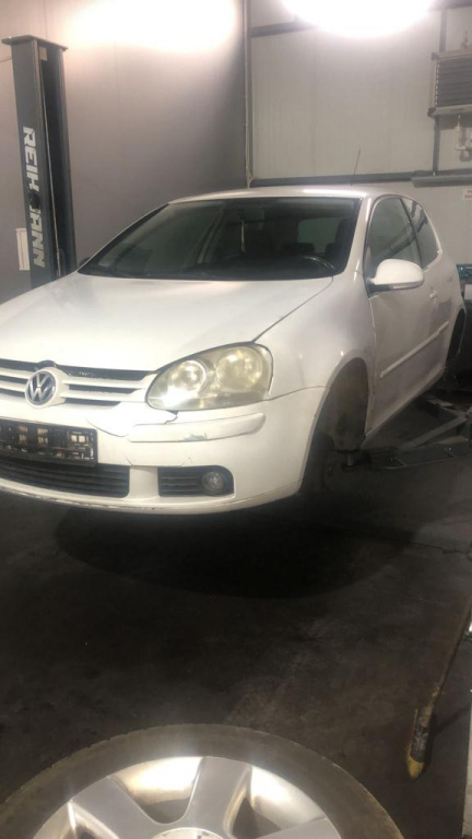 Dezmembram Volkswagen Golf 5 1.4 MPI an fabr. 2007