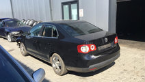 Dezmembram Volkswagen Jetta 1.6 FSI cutie viteze 6...