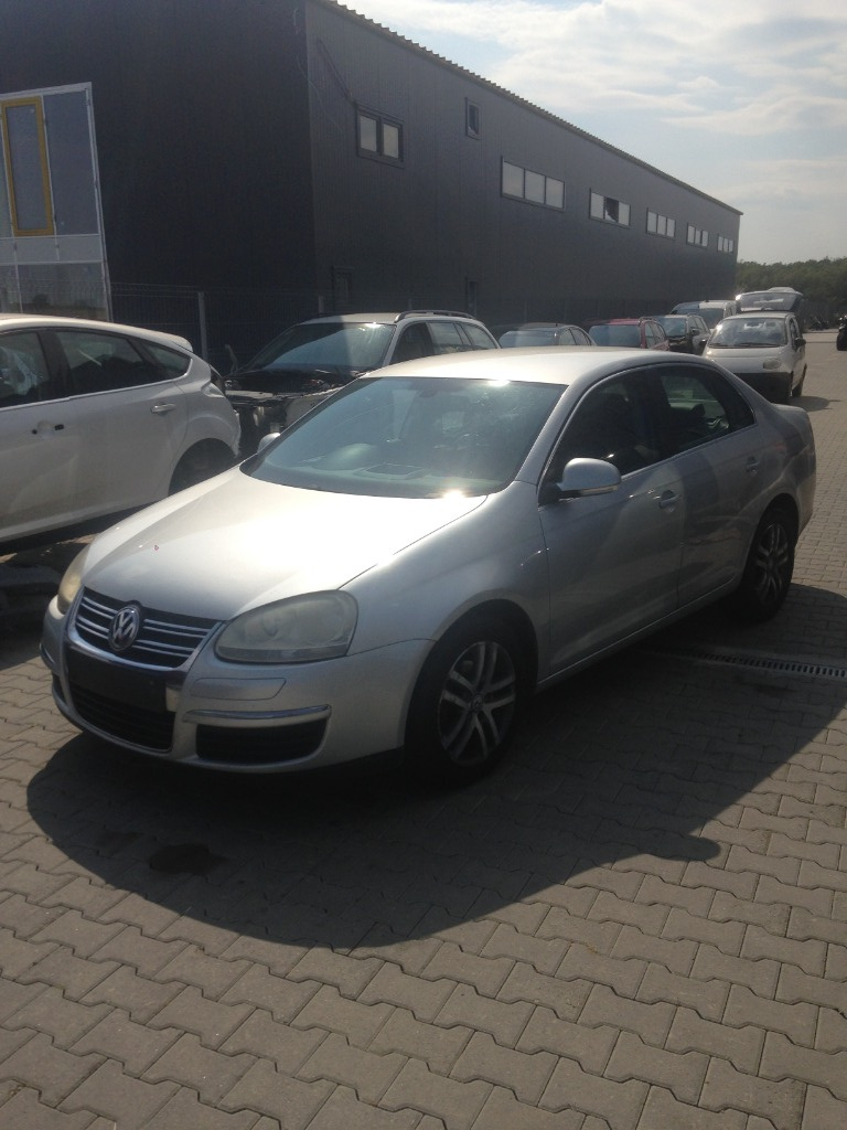 Dezmembram Volkswagen Jetta 1.9 TDI an fabr 2008