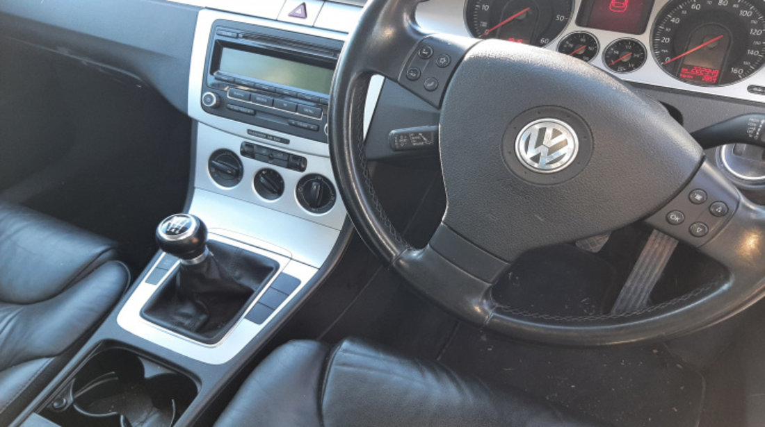 Dezmembram Volkswagen Passat B6 [2005 - 2010] wagon 5-usi 2.0 TDI BlueMotion MT (140 hp)